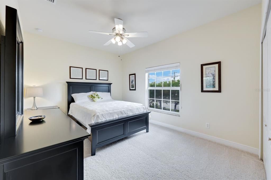 For Sale: $399,900 (2 beds, 2 baths, 1747 Square Feet)