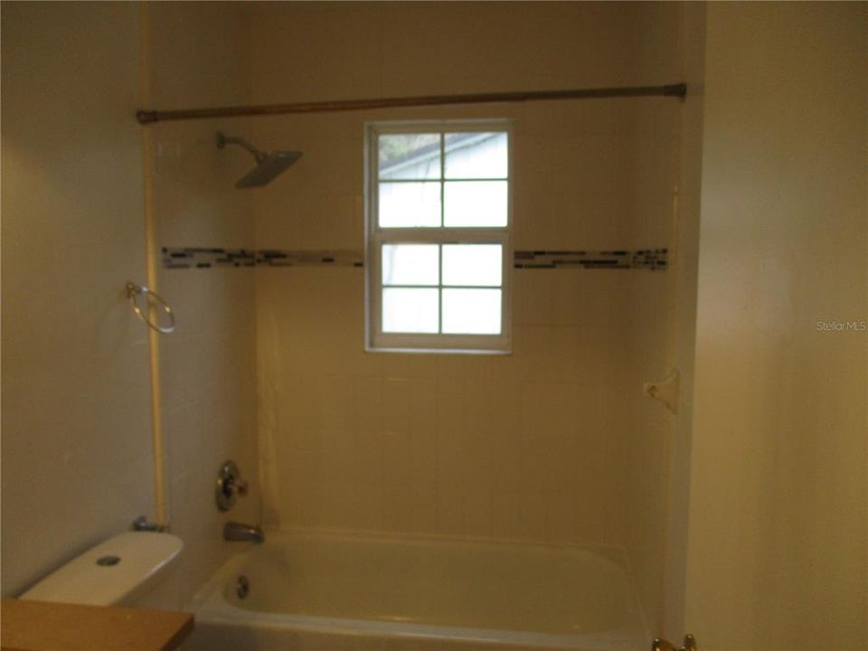 Bathroom tub/shower