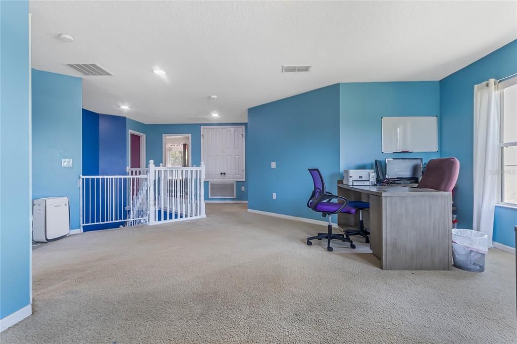 Spacious Upstairs Loft