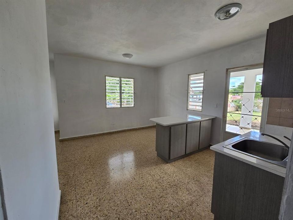 En Venta: $179,000 (3 camas, 1 baños, 800 Pies cuadrados)