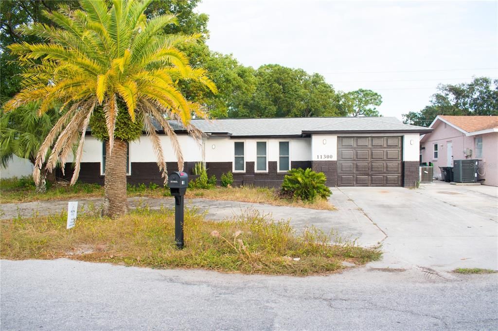 For Sale: $330,000 (3 beds, 2 baths, 1931 Square Feet)