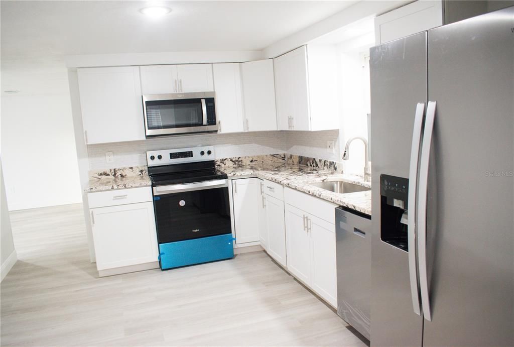 For Sale: $330,000 (3 beds, 2 baths, 1931 Square Feet)