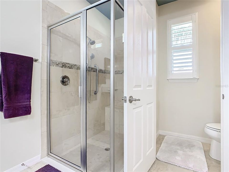 WALK-IN SHOWER