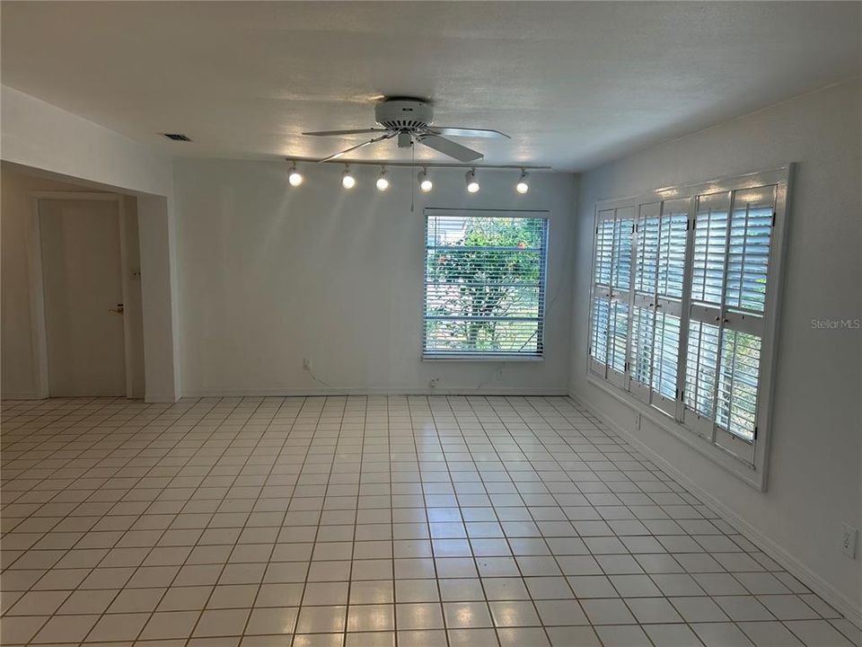 For Rent: $1,750 (1 beds, 2 baths, 850 Square Feet)