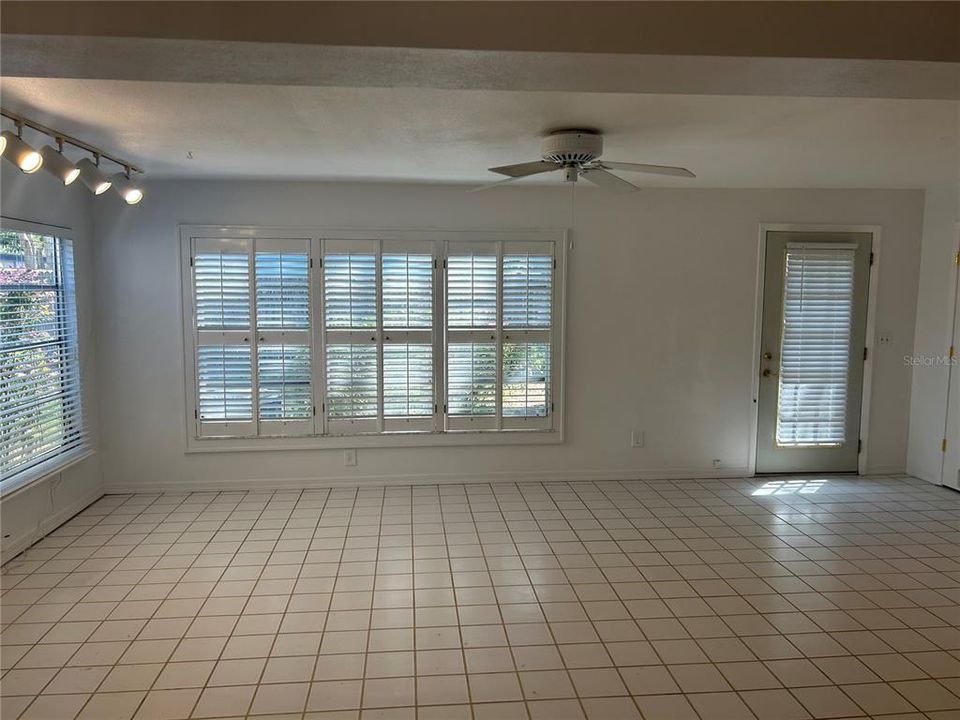 For Rent: $1,750 (1 beds, 2 baths, 850 Square Feet)