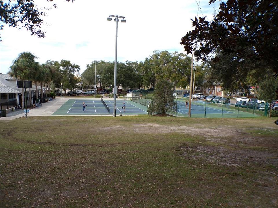 Downtown Mt Dora tennis courts