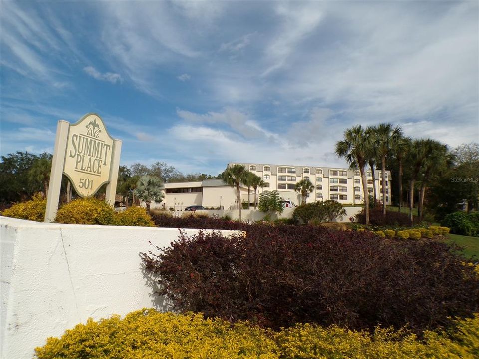 Summit Place sits on a hill overlooking Lake Dora