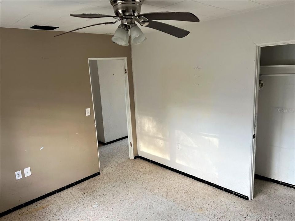 For Sale: $299,000 (2 beds, 2 baths, 1102 Square Feet)