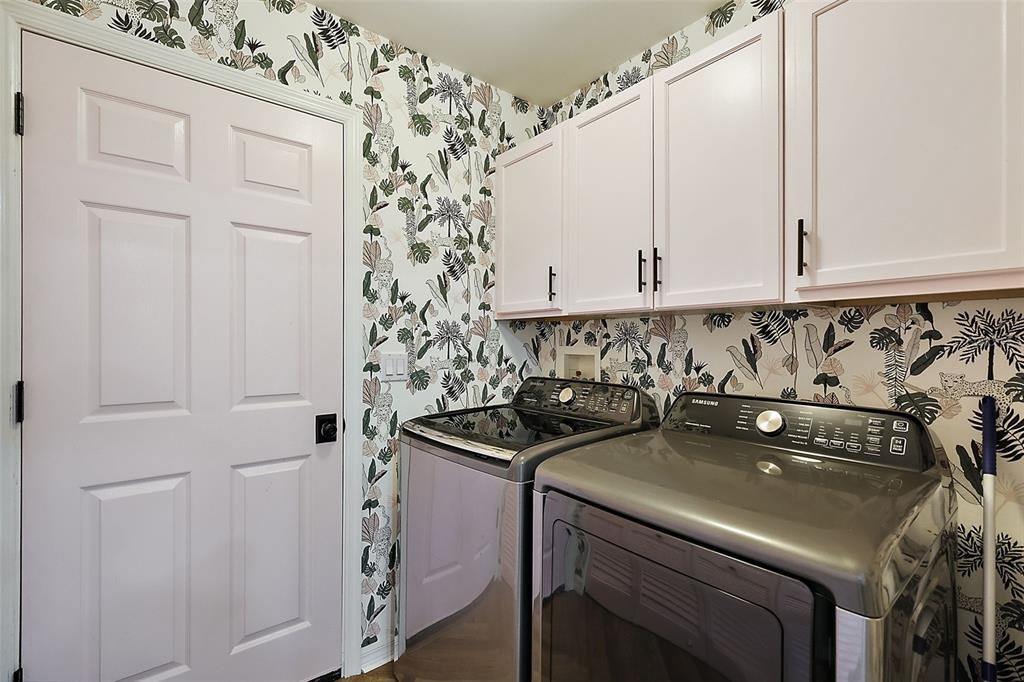 For Sale: $279,900 (2 beds, 2 baths, 1202 Square Feet)