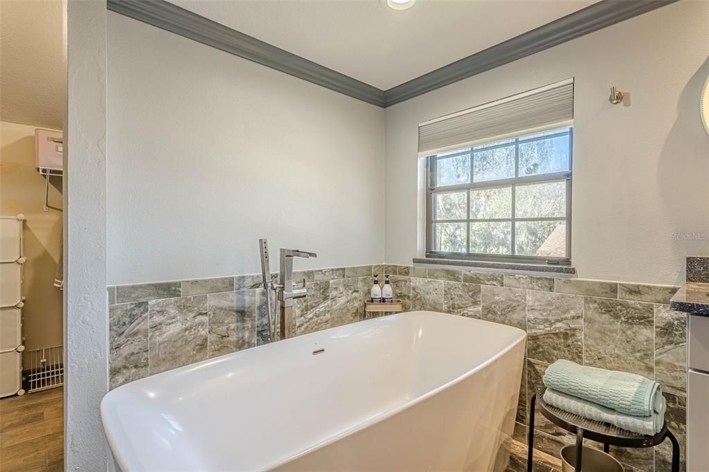 Primary Bathroom - 2nd Floor - Soaker Tub