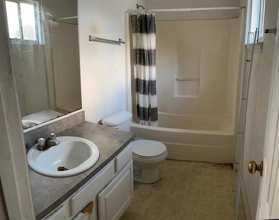 For Sale: $249,000 (3 beds, 2 baths, 1368 Square Feet)