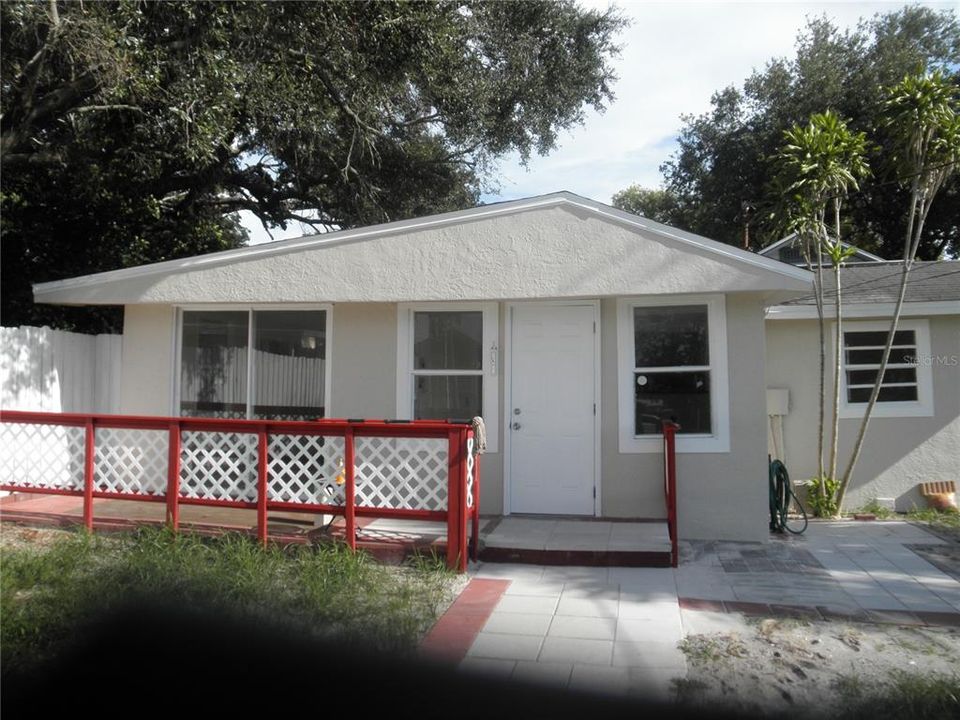 For Sale: $219,000 (2 beds, 1 baths, 588 Square Feet)