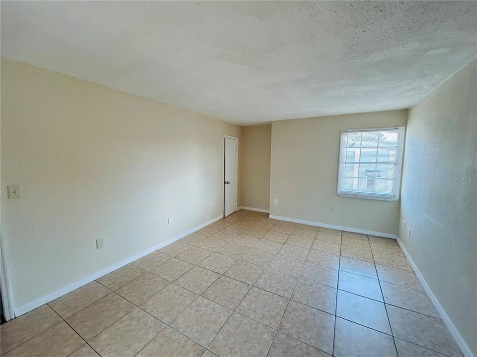 For Rent: $1,195 (1 beds, 1 baths, 780 Square Feet)