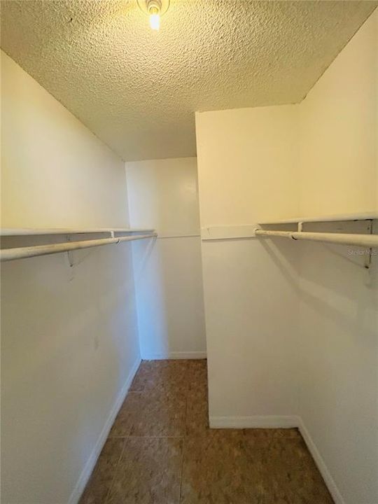 For Rent: $1,195 (1 beds, 1 baths, 780 Square Feet)