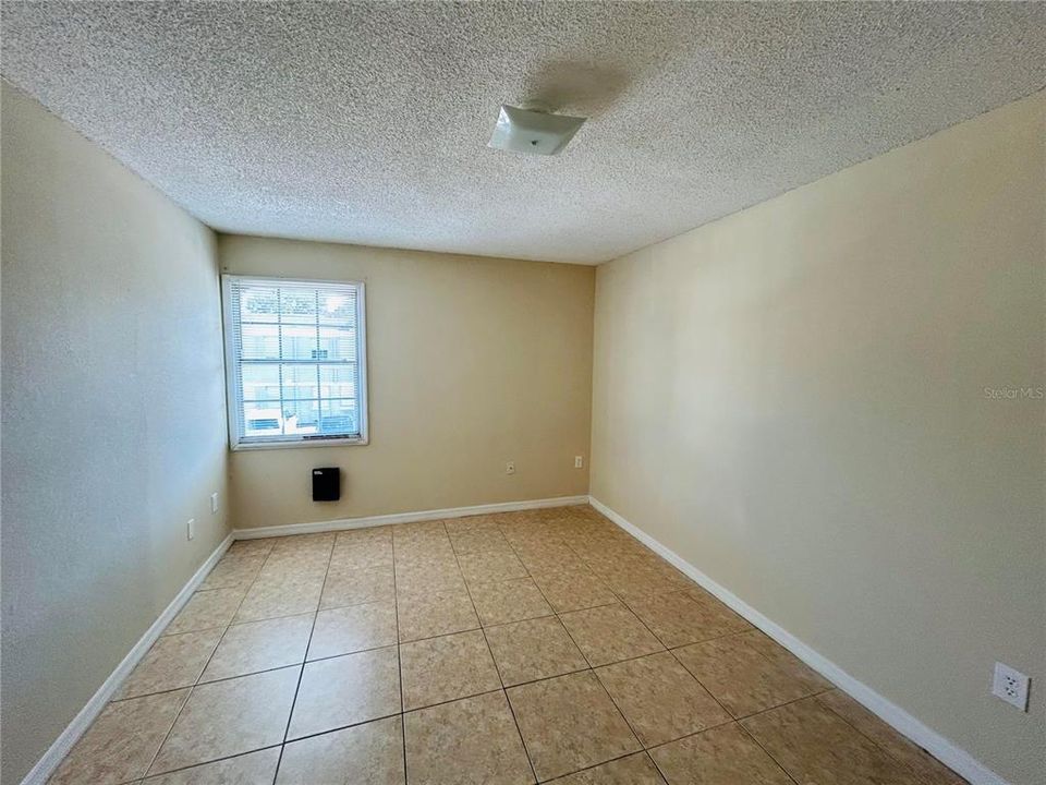 For Rent: $1,195 (1 beds, 1 baths, 780 Square Feet)