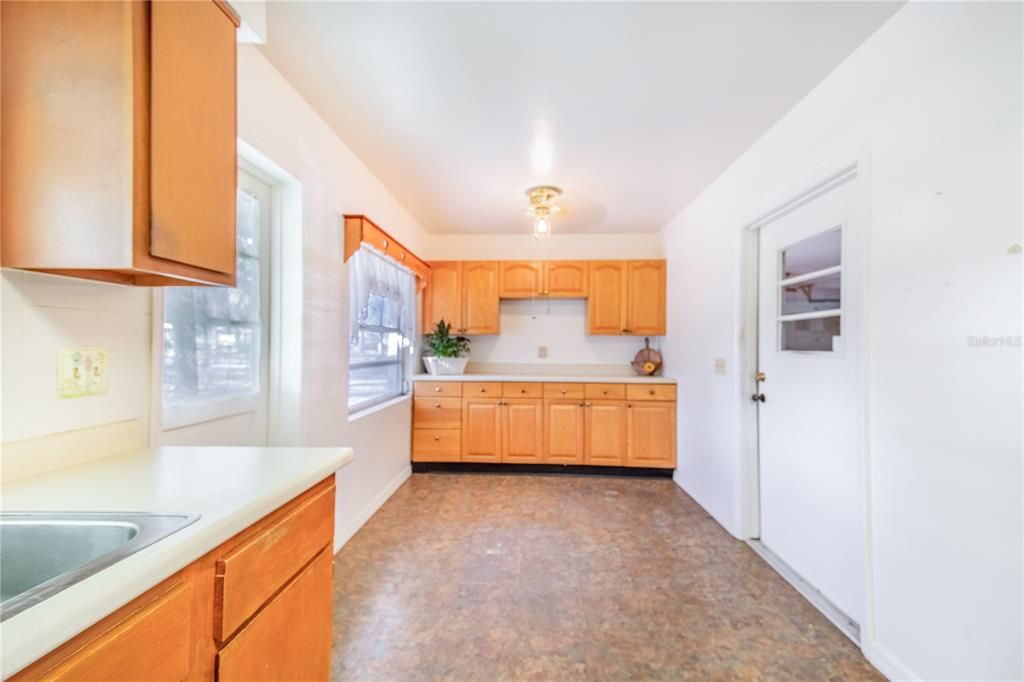 For Sale: $424,900 (3 beds, 2 baths, 1675 Square Feet)