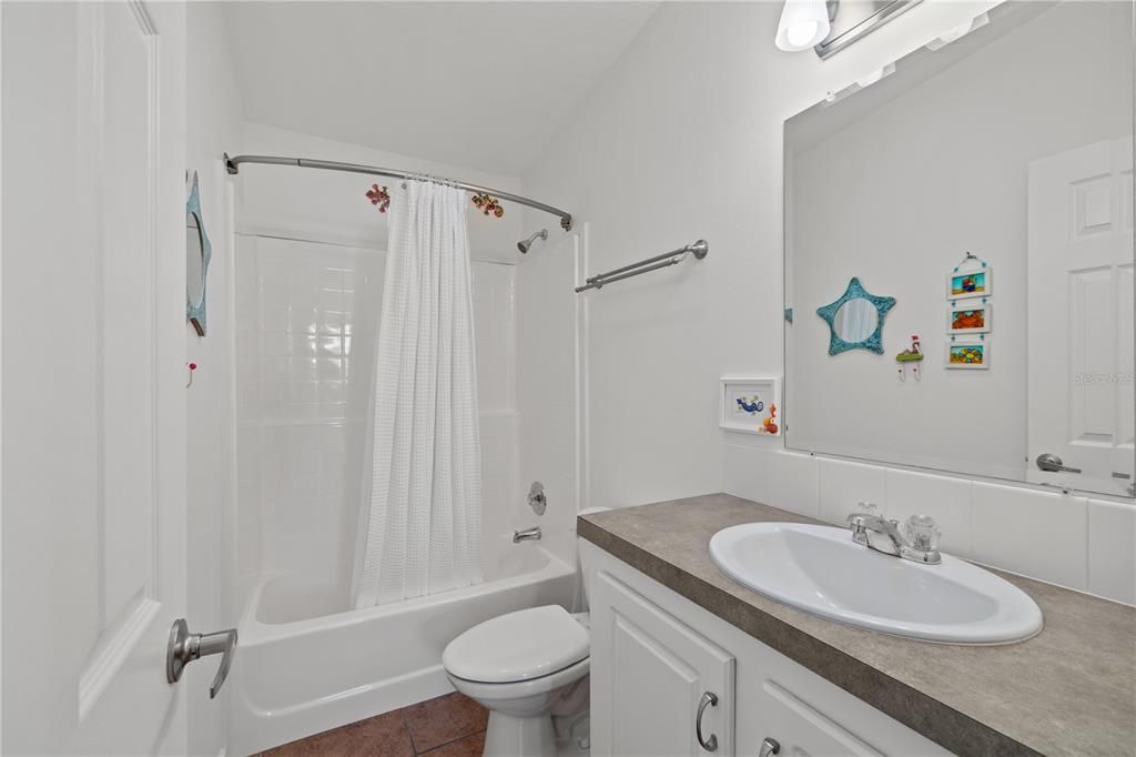 For Sale: $384,000 (2 beds, 2 baths, 1406 Square Feet)