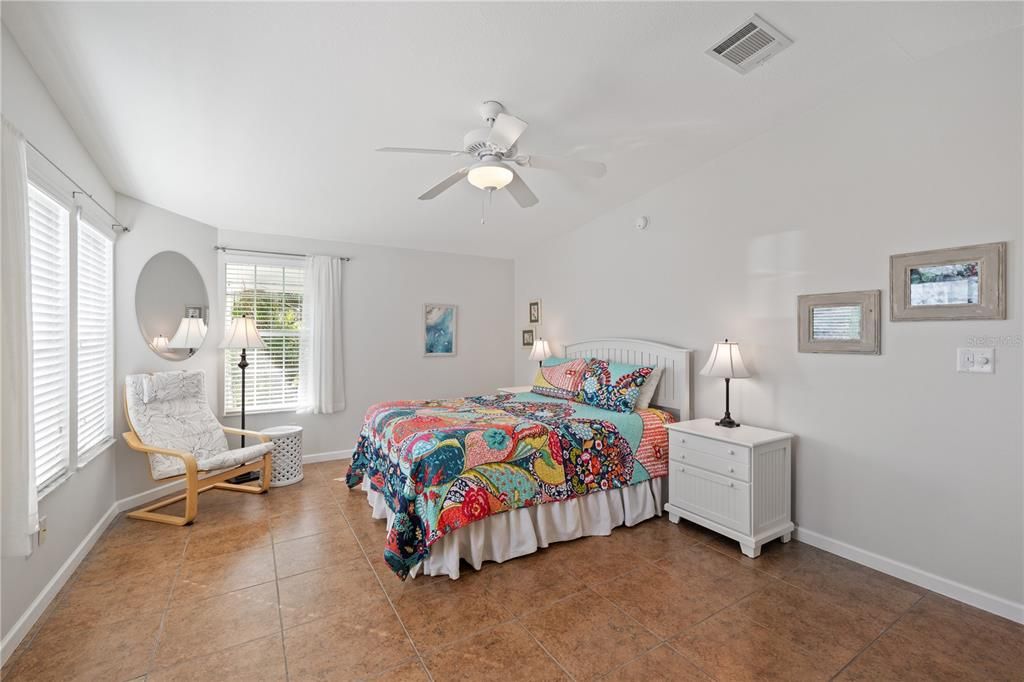 For Sale: $384,000 (2 beds, 2 baths, 1406 Square Feet)