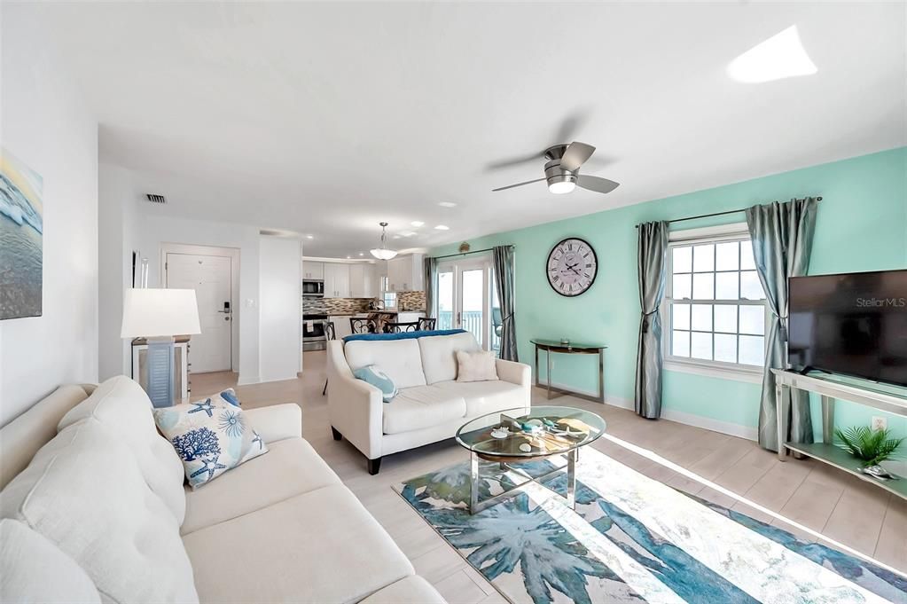 For Sale: $539,000 (2 beds, 2 baths, 1018 Square Feet)