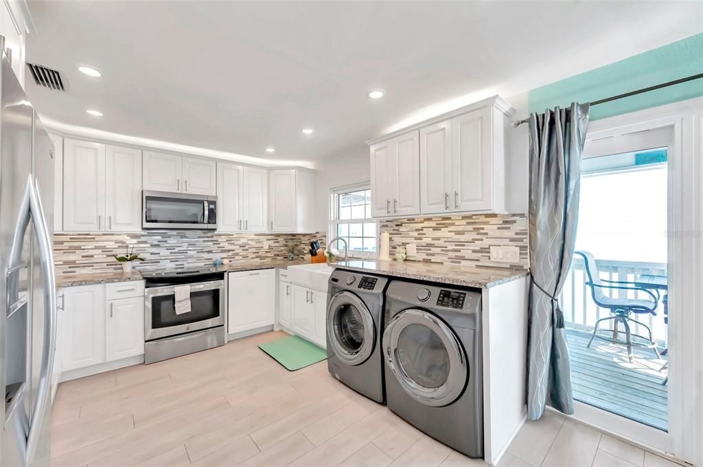 For Sale: $539,000 (2 beds, 2 baths, 1018 Square Feet)