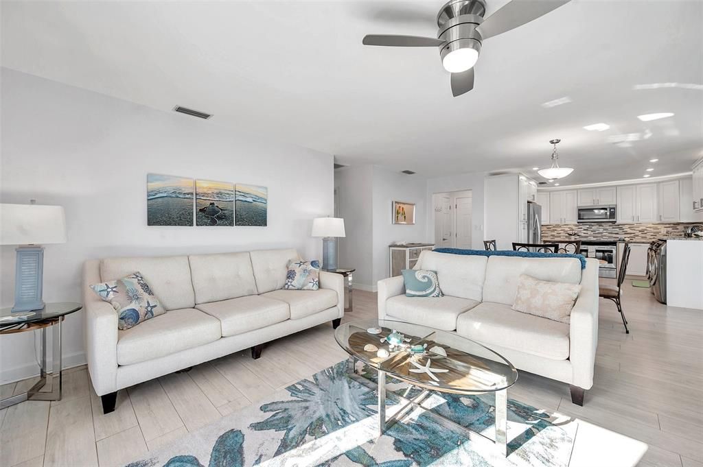 For Sale: $539,000 (2 beds, 2 baths, 1018 Square Feet)