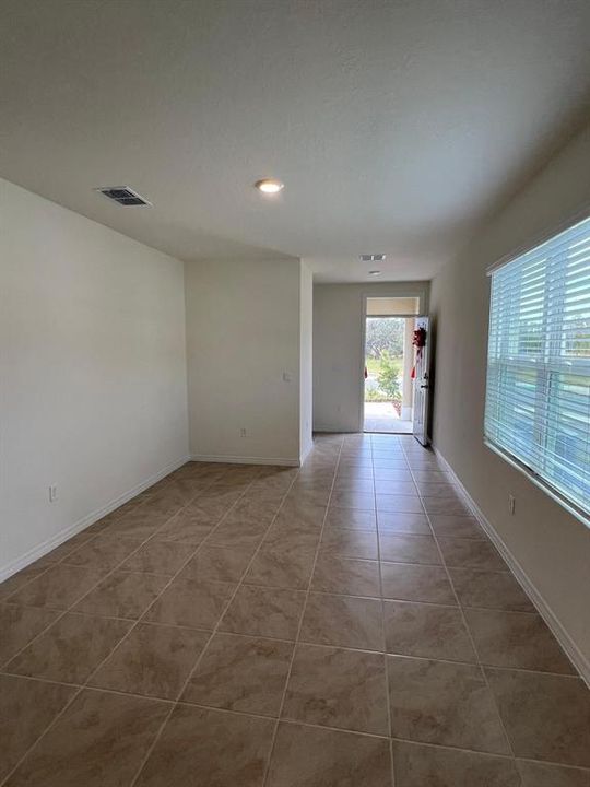 For Rent: $2,190 (3 beds, 2 baths, 1504 Square Feet)