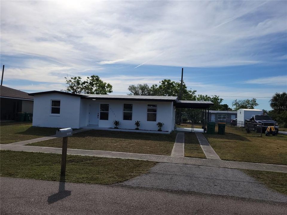 For Sale: $249,900 (3 beds, 2 baths, 1056 Square Feet)