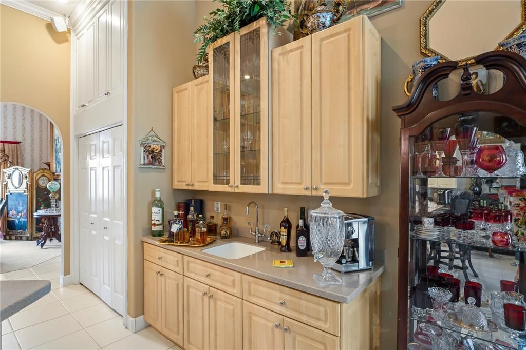 Wet bar/ Dry bar