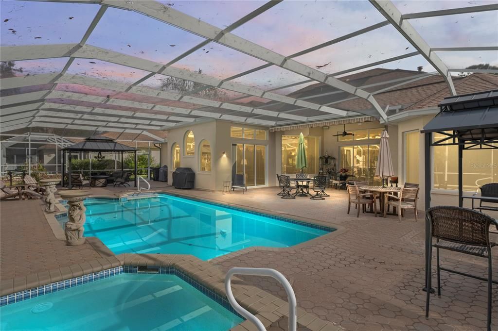 Hot tub/Pool enclosed patio