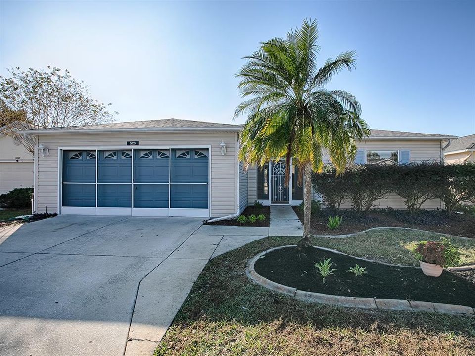 GREAT CURB APPEAL, GARAGE SCREEN AND A FRONT PORCH FOR STARTERS... MORE SURPRISES TO COME!