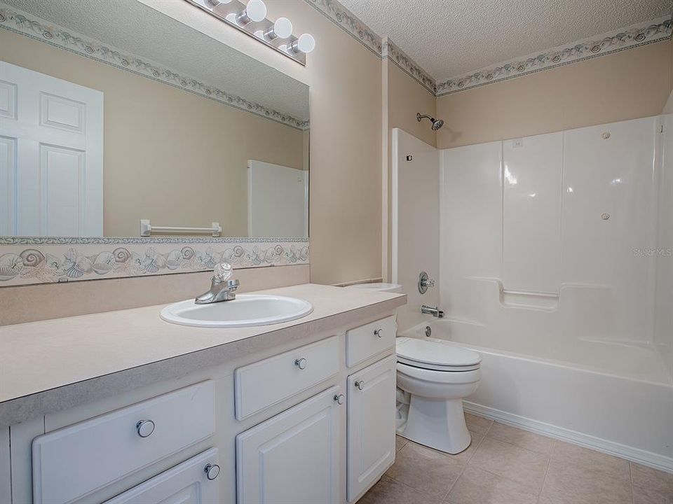 LOVELY GUEST BATH WITH TUB/SHOWER COMBO