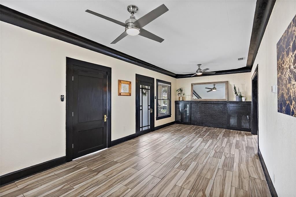 For Sale: $409,900 (3 beds, 2 baths, 1306 Square Feet)