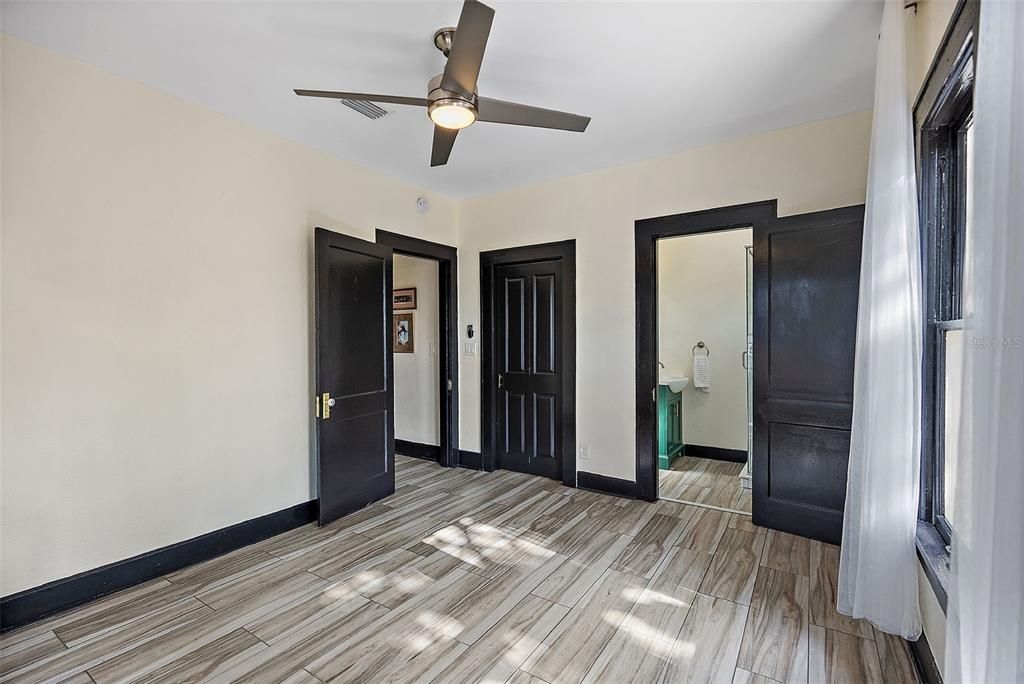 For Sale: $409,900 (3 beds, 2 baths, 1306 Square Feet)