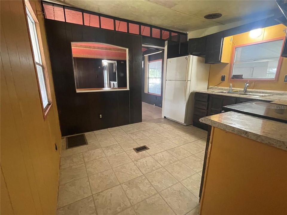 For Rent: $1,500 (2 beds, 2 baths, 696 Square Feet)