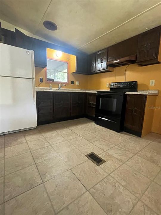 For Rent: $1,500 (2 beds, 2 baths, 696 Square Feet)