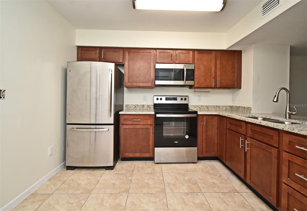 For Rent: $1,500 (2 beds, 1 baths, 995 Square Feet)