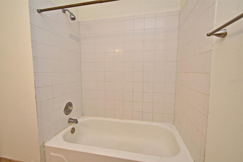 For Rent: $1,500 (2 beds, 1 baths, 995 Square Feet)