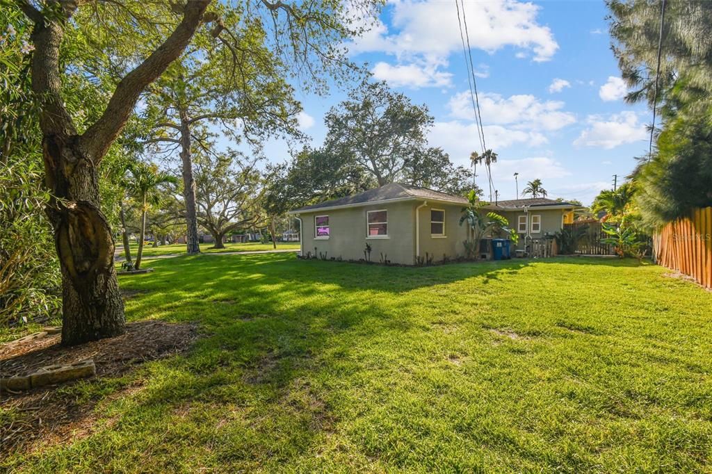 For Sale: $309,000 (3 beds, 2 baths, 1589 Square Feet)