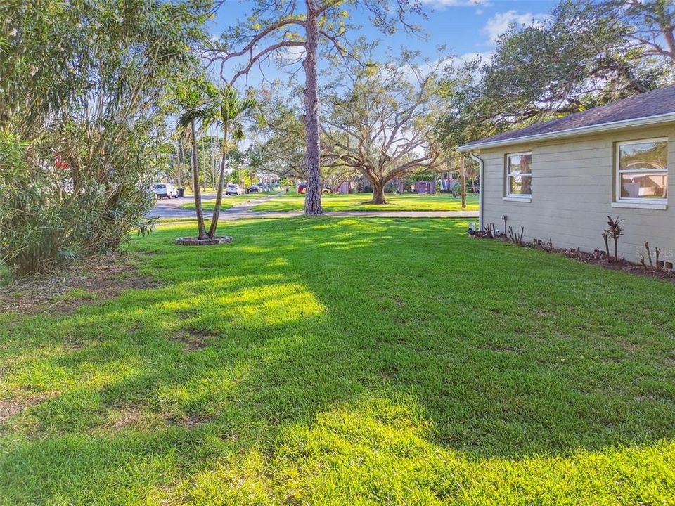 For Sale: $309,000 (3 beds, 2 baths, 1589 Square Feet)