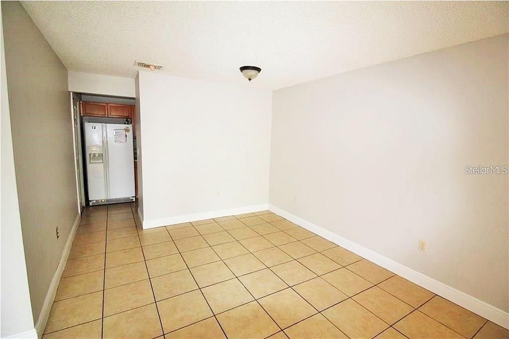 For Rent: $1,350 (2 beds, 2 baths, 930 Square Feet)