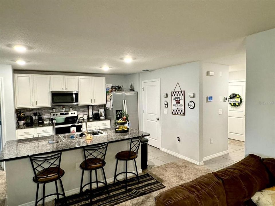 For Sale: $329,900 (3 beds, 2 baths, 1672 Square Feet)