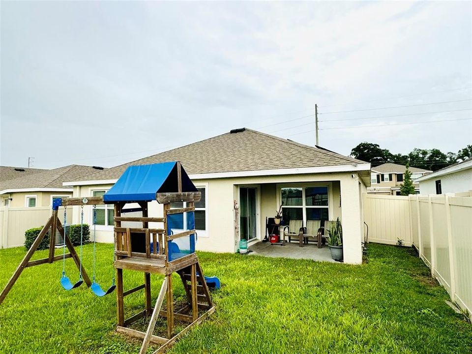 For Sale: $329,900 (3 beds, 2 baths, 1672 Square Feet)