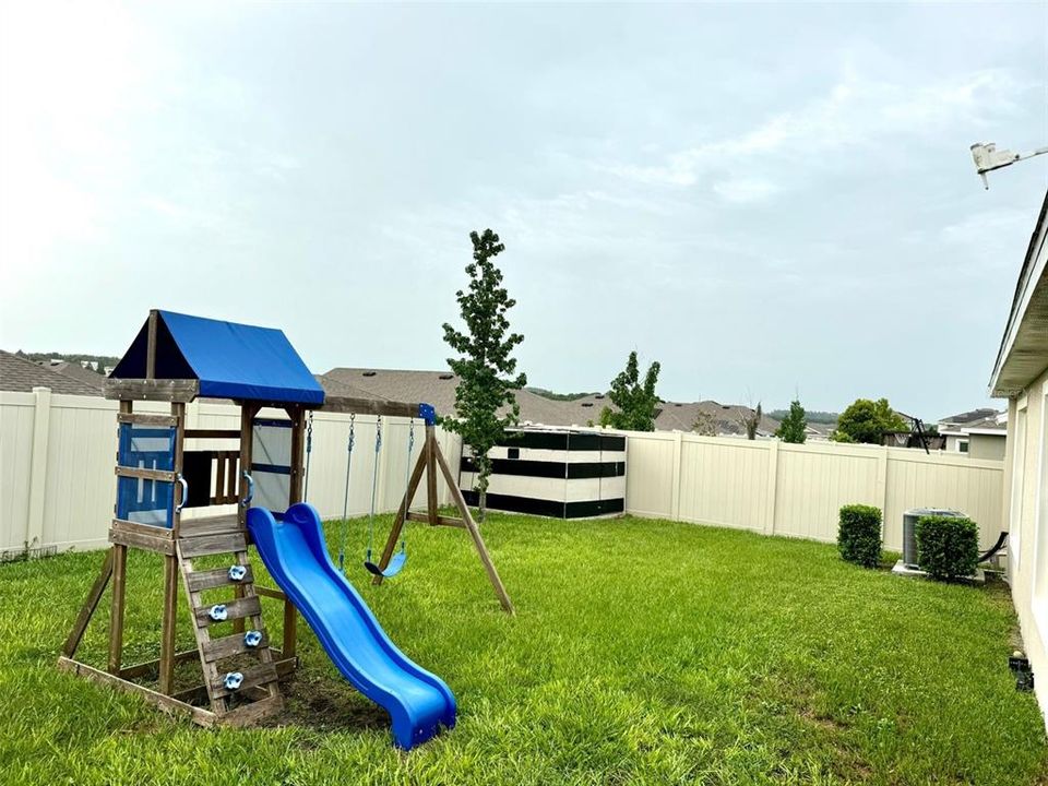 For Sale: $329,900 (3 beds, 2 baths, 1672 Square Feet)