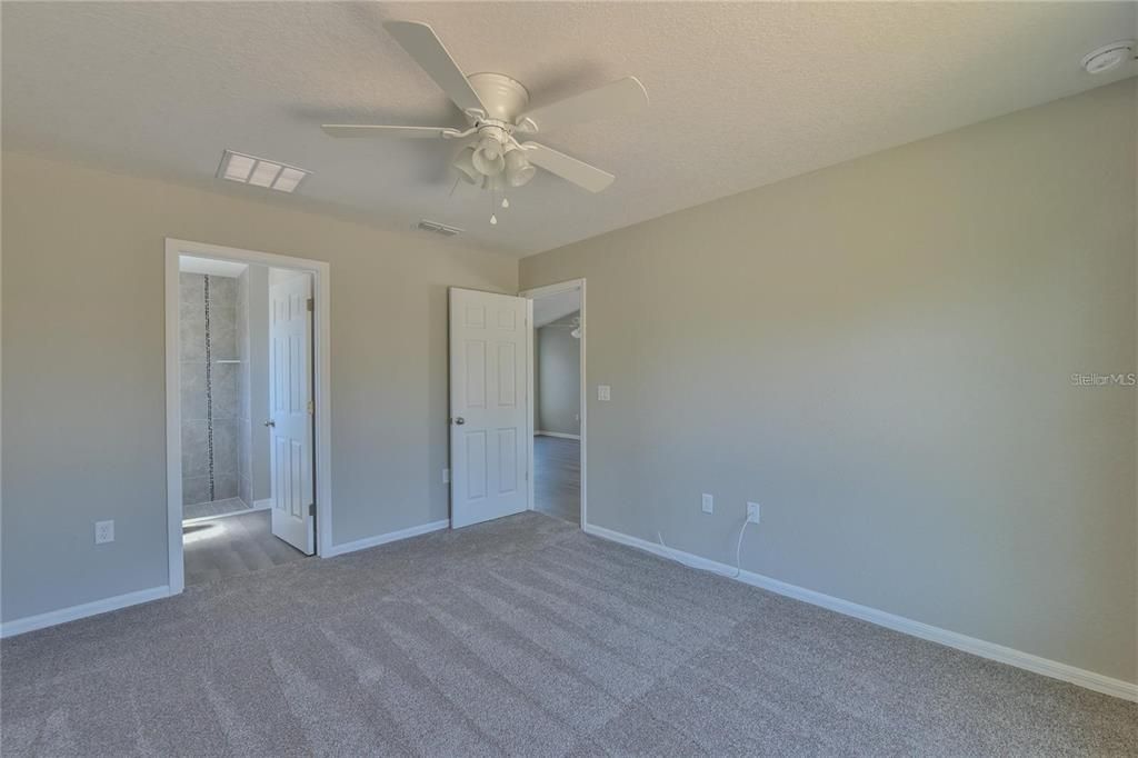 For Sale: $264,900 (3 beds, 2 baths, 1370 Square Feet)