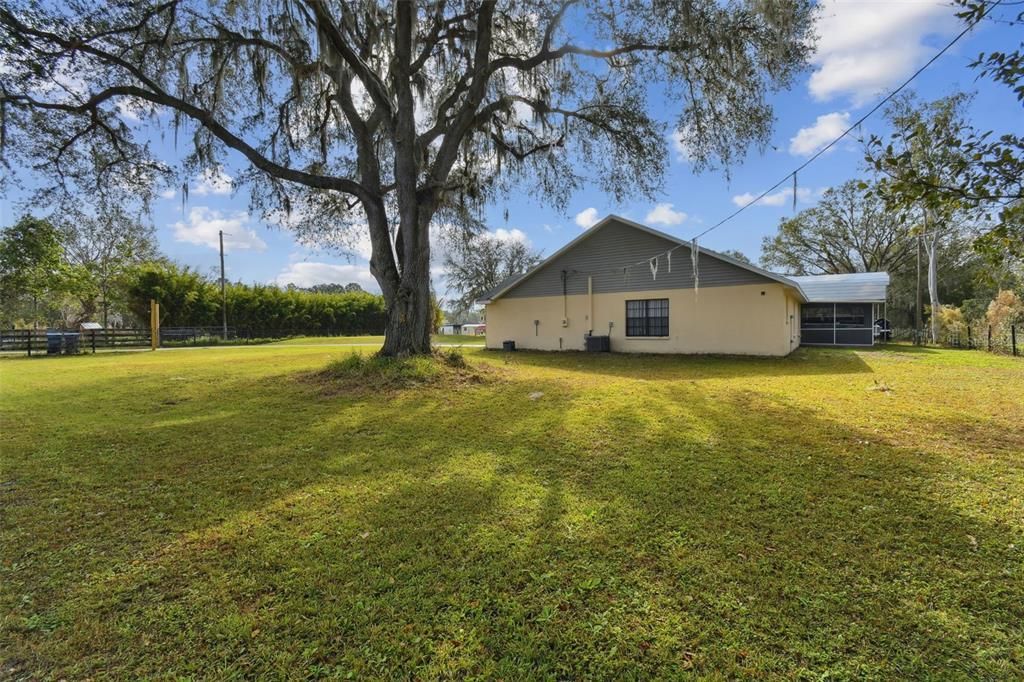 For Sale: $500,000 (3 beds, 2 baths, 1400 Square Feet)