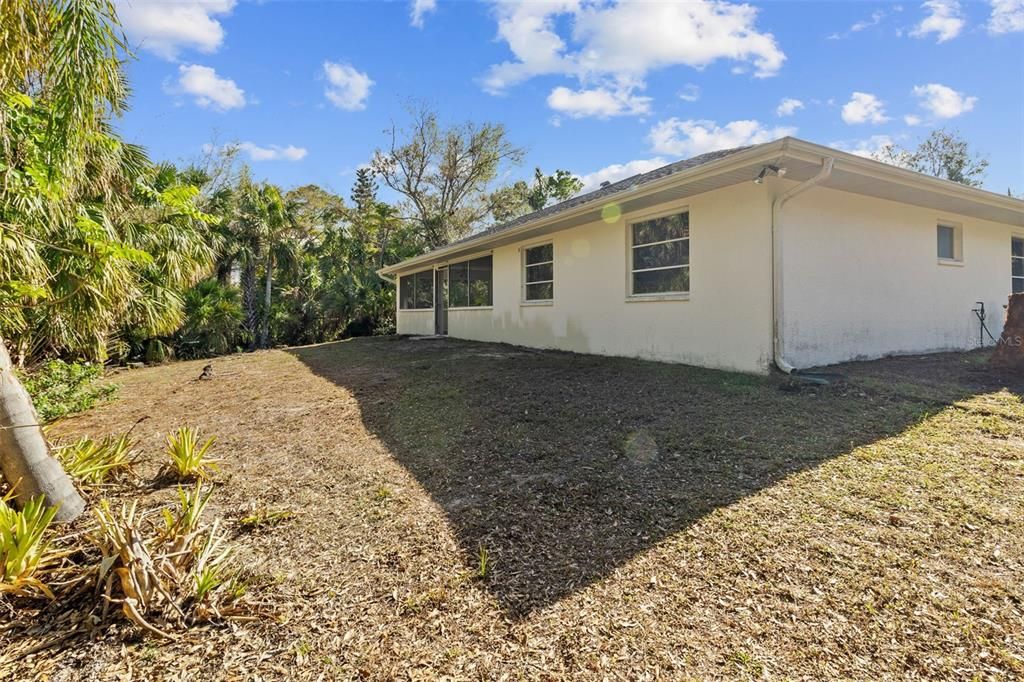 For Sale: $310,000 (3 beds, 2 baths, 1581 Square Feet)