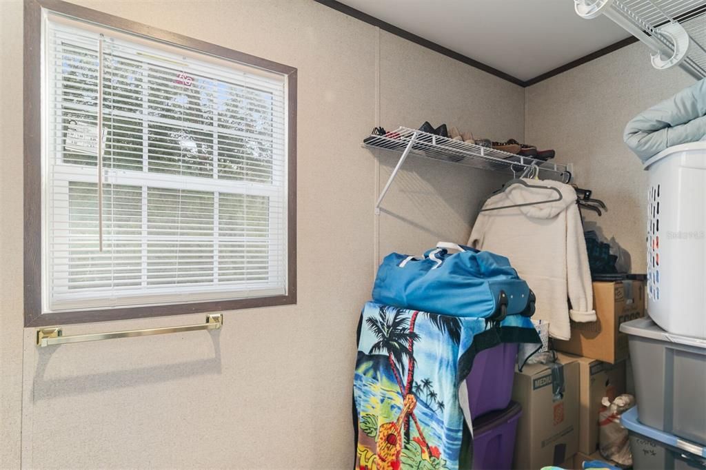 For Sale: $193,900 (4 beds, 2 baths, 1512 Square Feet)