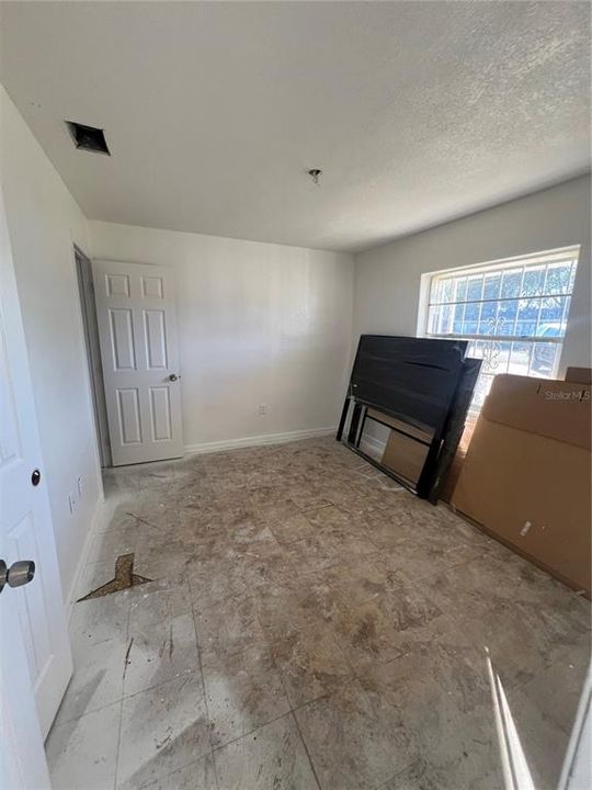 For Sale: $180,000 (3 beds, 2 baths, 1496 Square Feet)