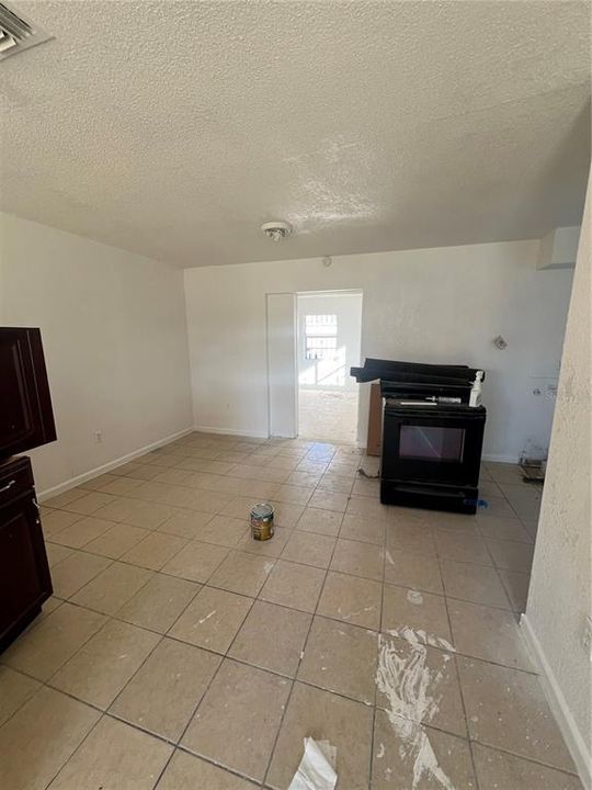 For Sale: $180,000 (3 beds, 2 baths, 1496 Square Feet)