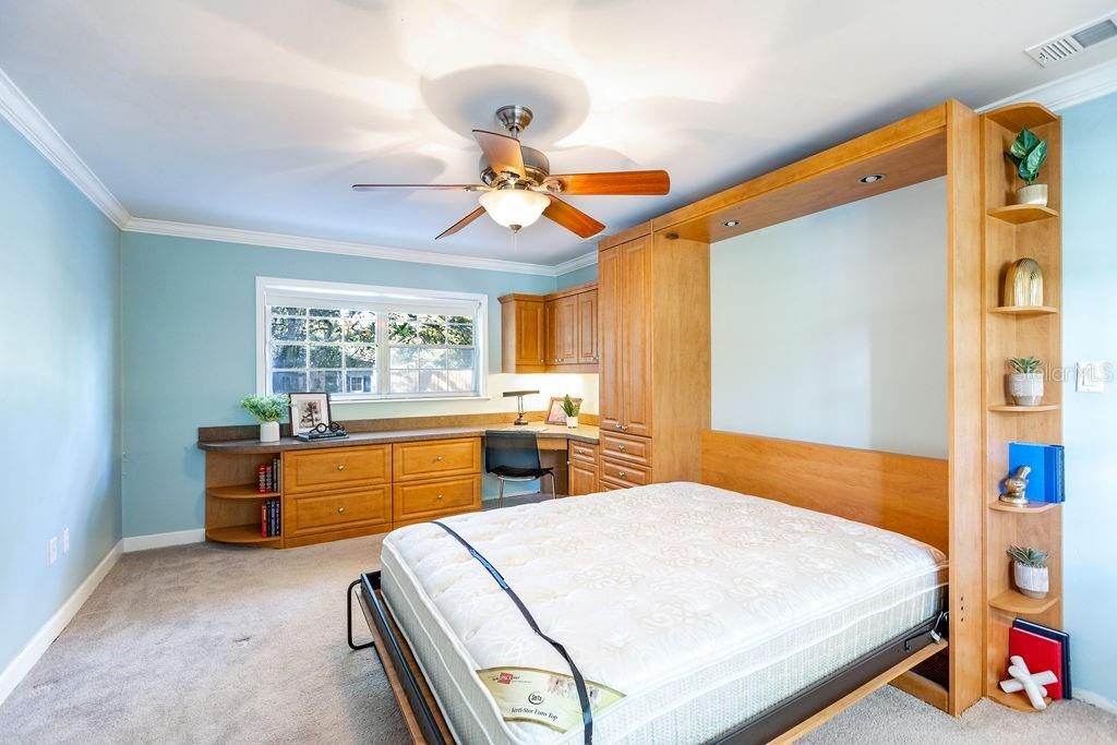 Murphy bed